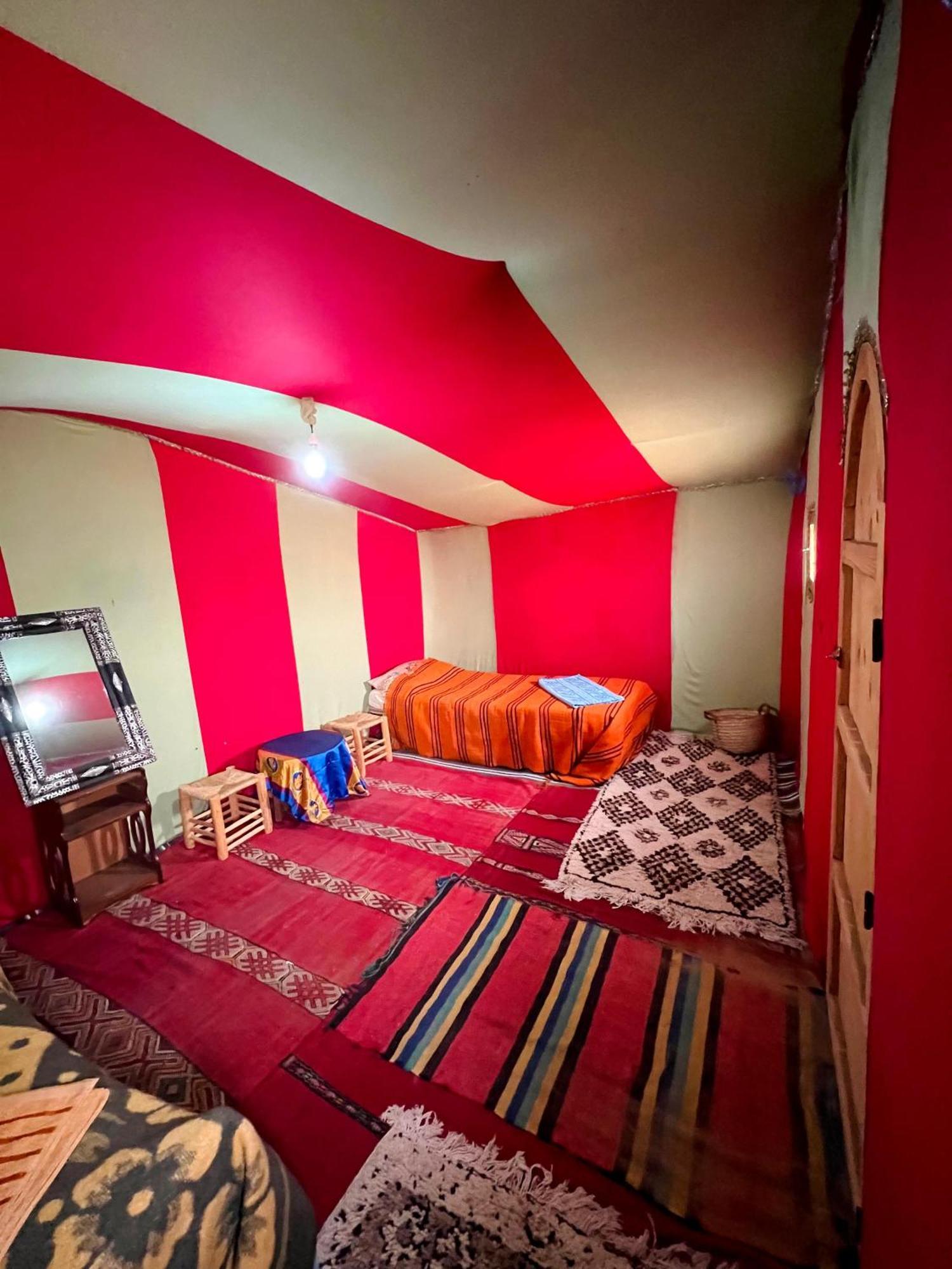 Camp Mbark Authentic Hotell M'Hamid Exteriör bild