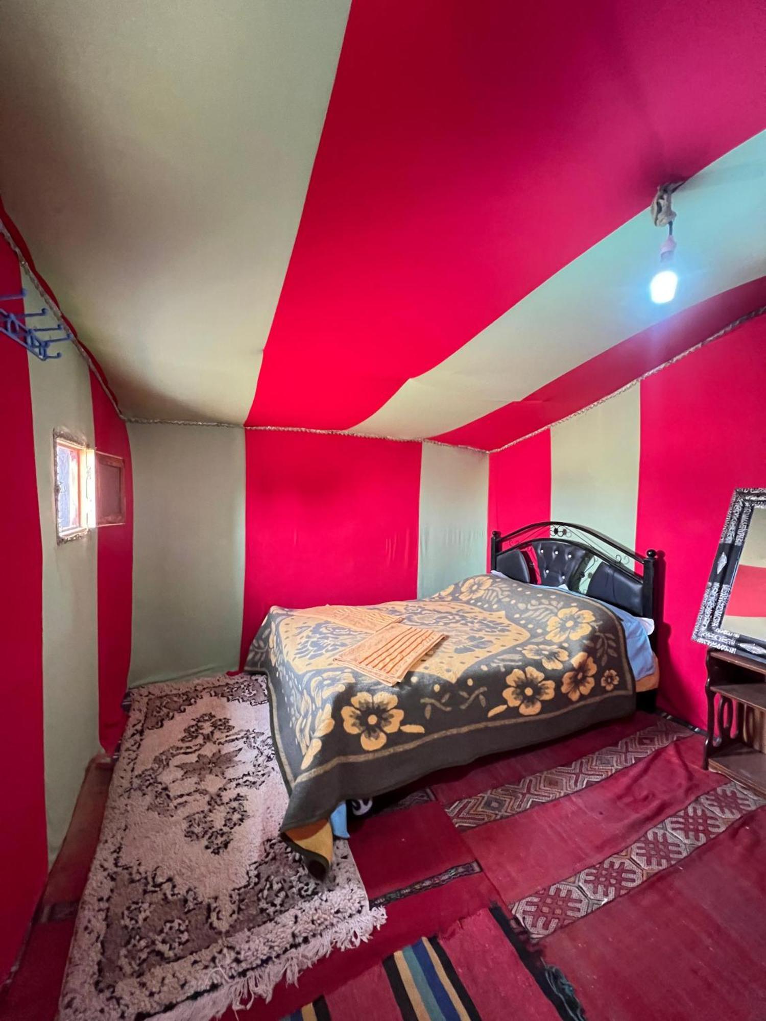 Camp Mbark Authentic Hotell M'Hamid Exteriör bild