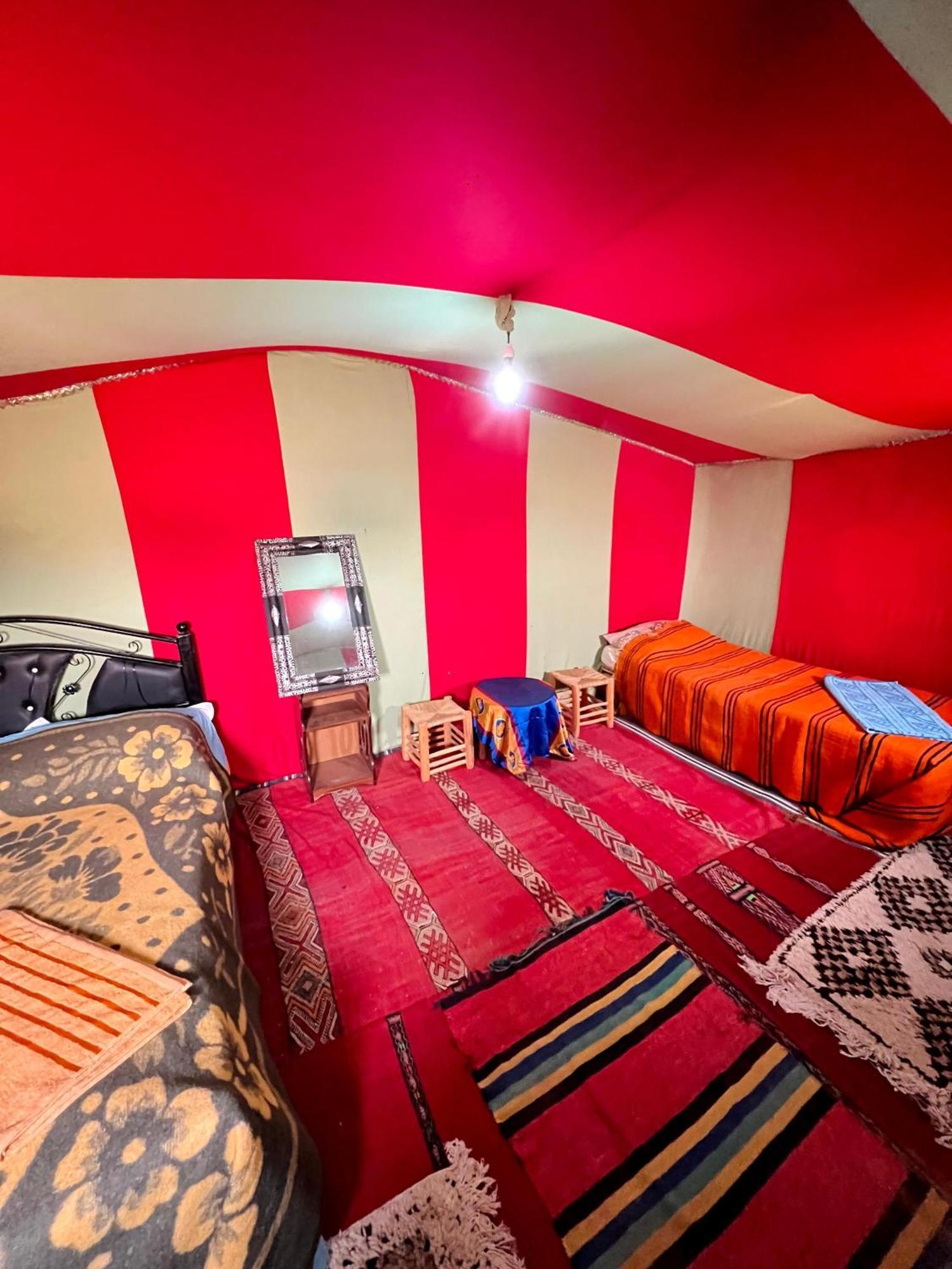 Camp Mbark Authentic Hotell M'Hamid Rum bild